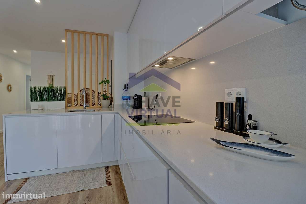 Excelente Apartamento T3 com Garagem - Centro Bombarral-13