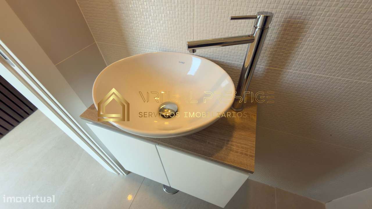 Moradia T4+1 nova de gaveto com piscina e garagem em Palhais + cave...-9