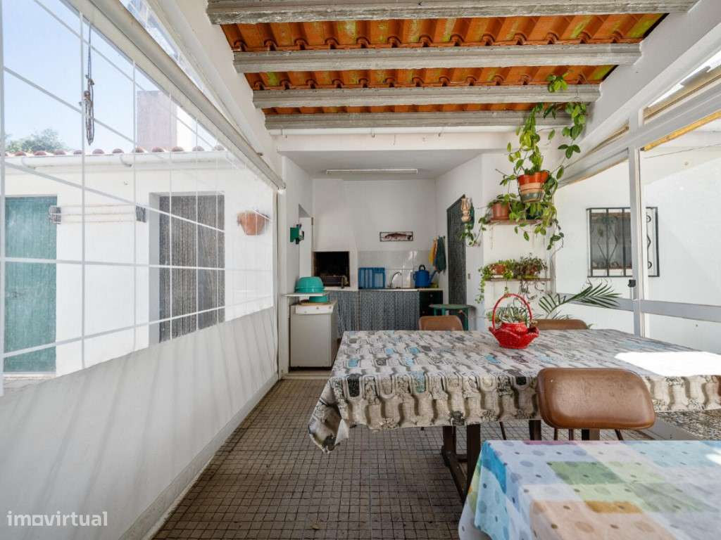 SESIMBRA - ALTO DAS VINHAS - MORADIA ISOLADA, SÓTÃO, ANEXO, PISCINA...-7