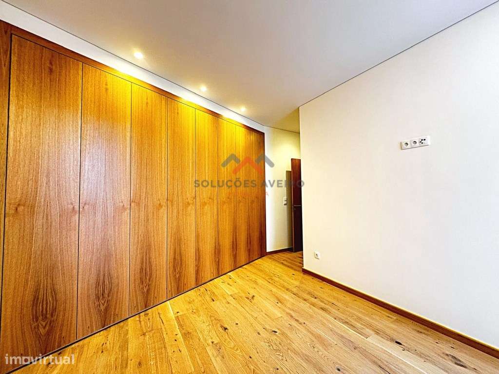 Apartamento T2 novo, centro de Aveiro!-11