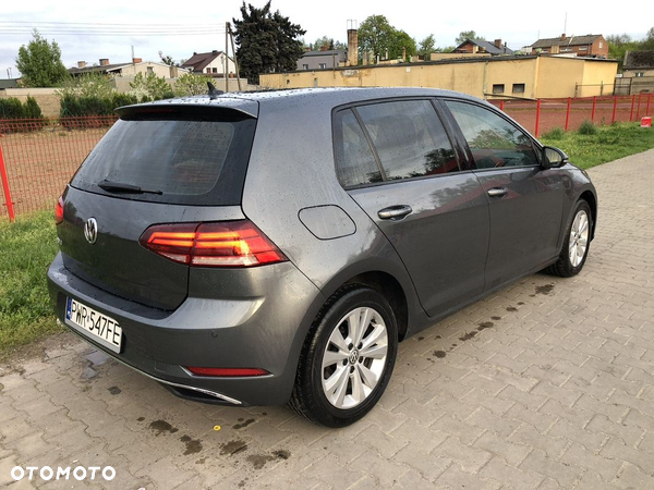 Volkswagen Golf - 6