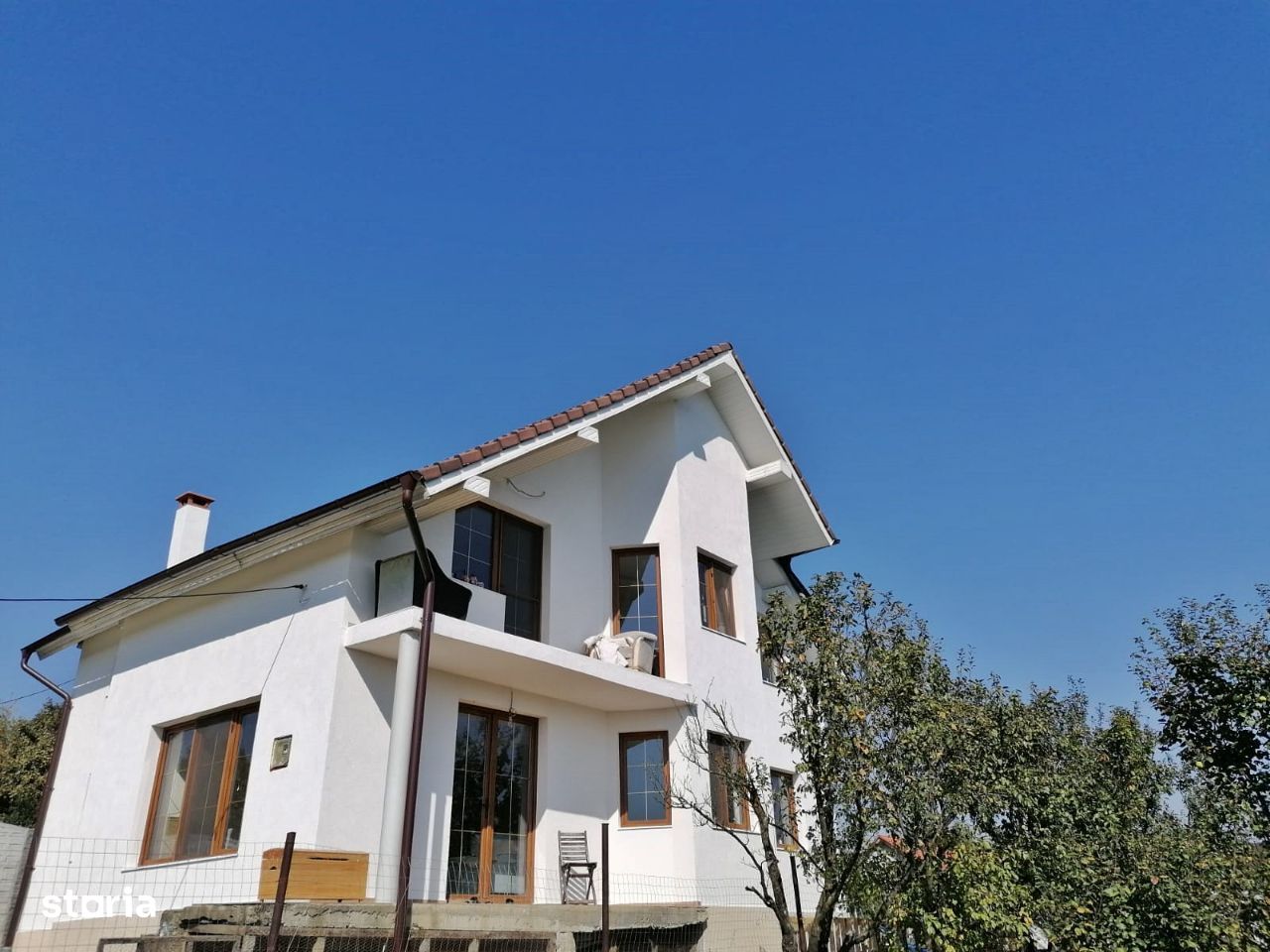 Casa noua + teren 1300 mp - zona str. Trifoiului, Bistrita