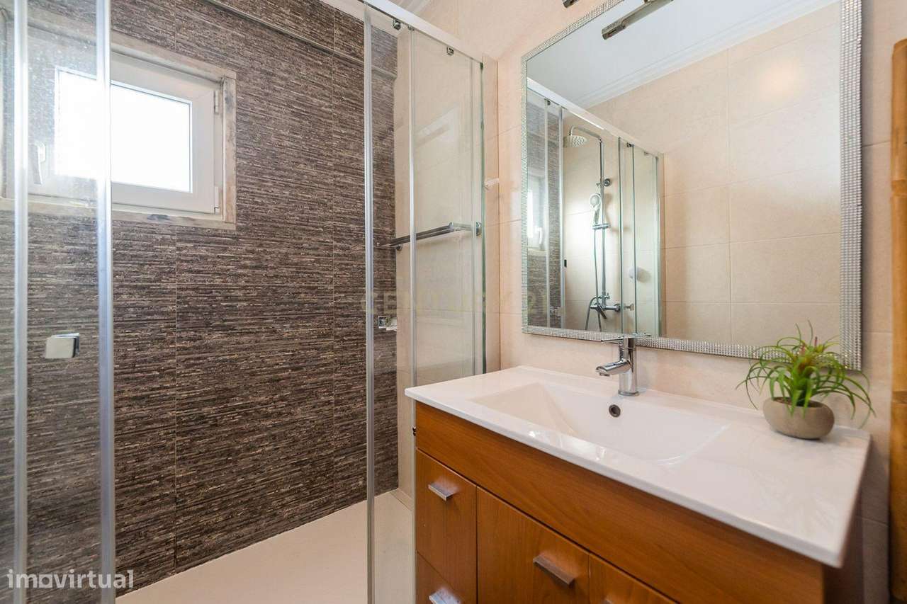 T2 com Terraço em São João da Talha-3