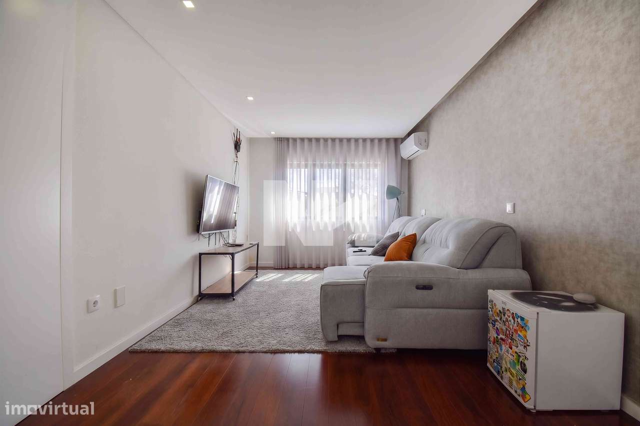 Moradia T4 Contemporânea | 4 Suites | C/ Piscina-35