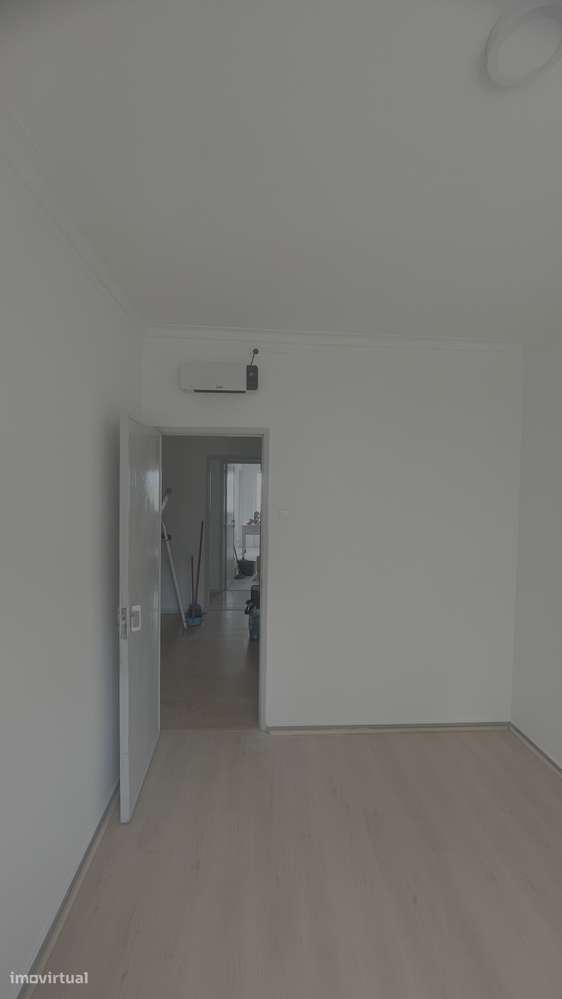 Disponibilidade Imediata - Apartamento T3+1 junto ao Tribunal - Grande imagem: 4/6