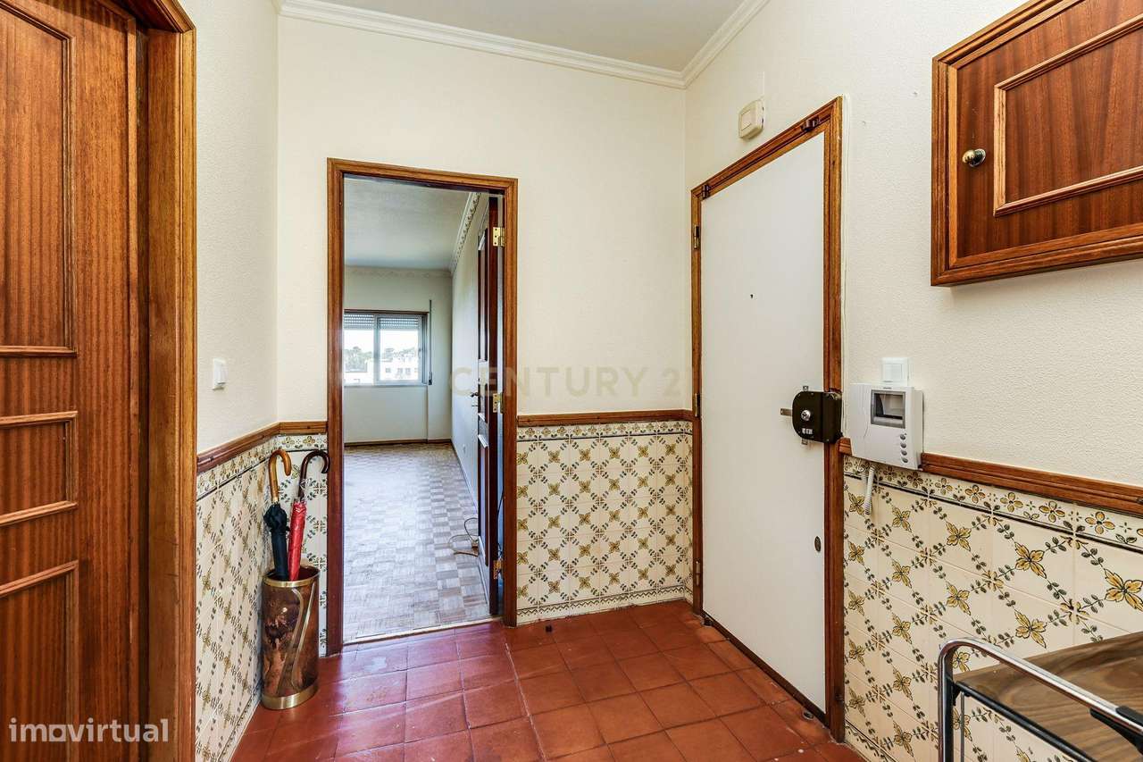 Apartamento T1 com garagem  e vista deslumbrante sobre Monsanto - Grande imagem: 4/20