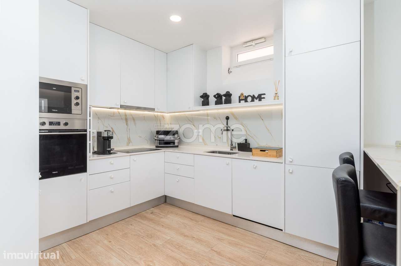 Apartamento T2 com logradouro e anexo.-8