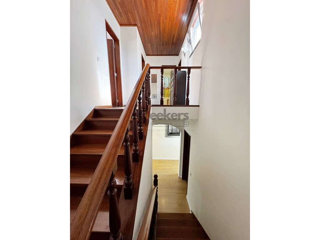 Exclusiva Moradia T3+2 com Jardim, Salão Social e Cozinha de Sonho ...-16