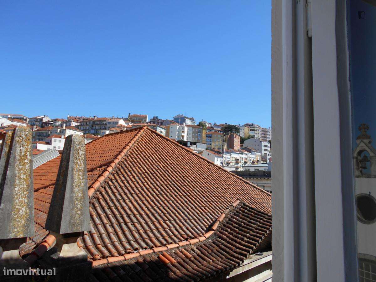 Estúdio - localizado em Baixa Coimbra - Grande imagem: 5/7