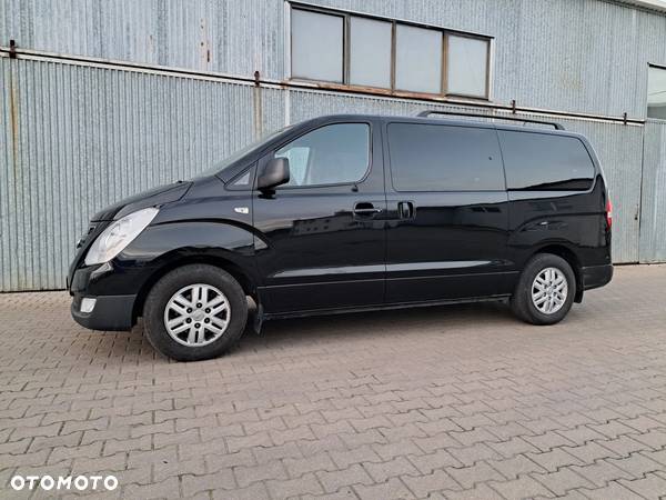 Hyundai H-1 Starex - 1