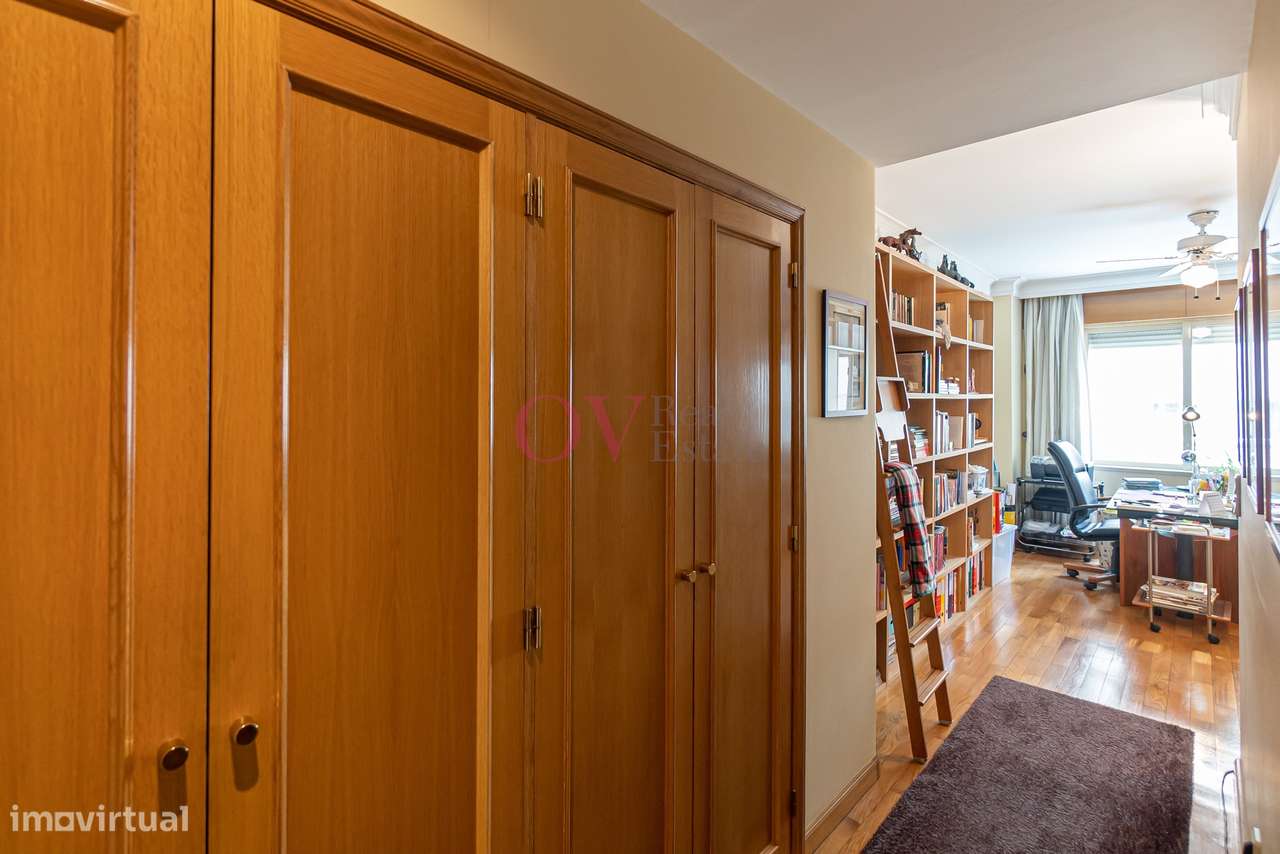 Para venda, apartamento T5 Rua Domingos Sequeira Porto, com varandas,-20