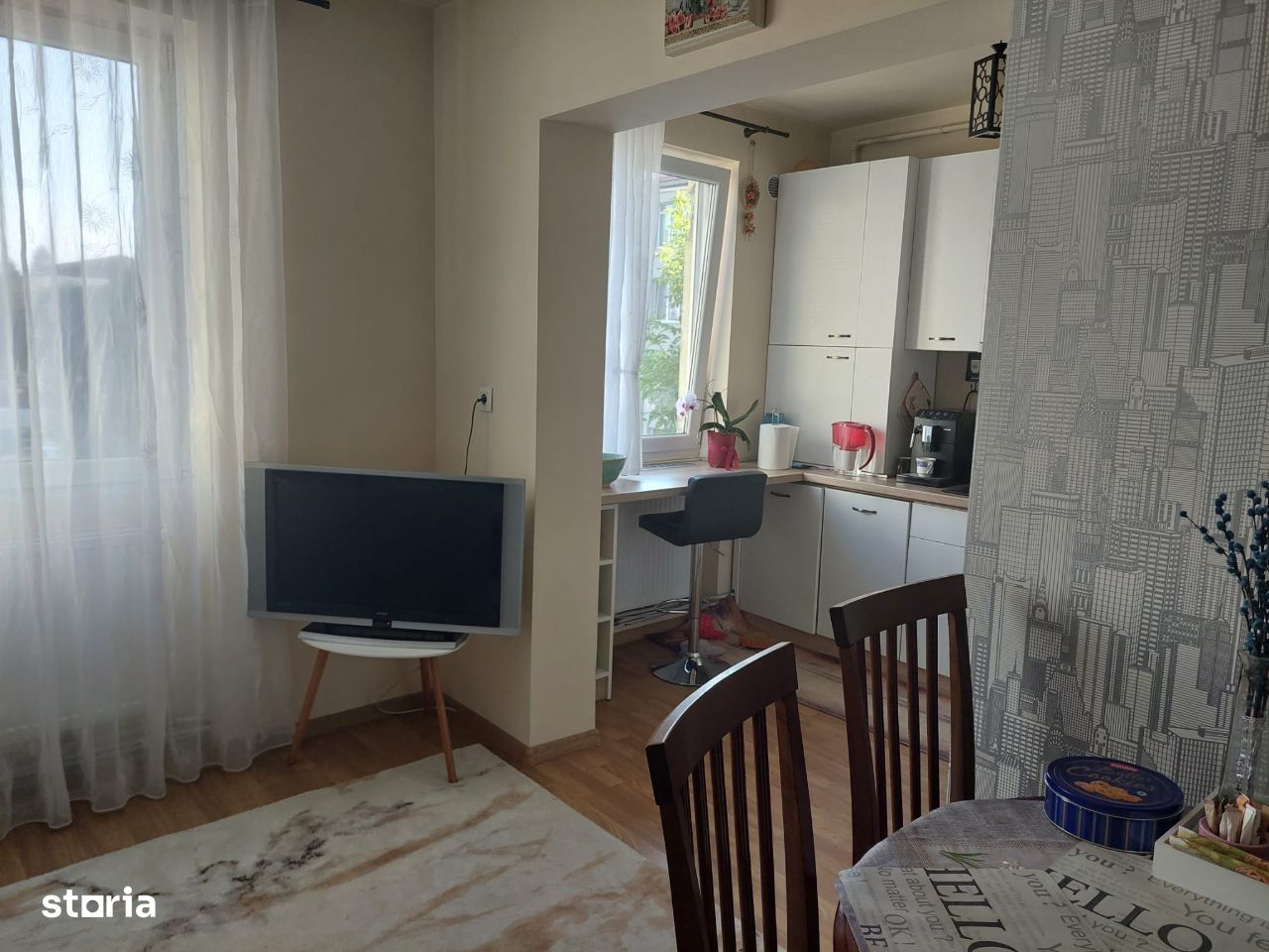 Apartament 3 camere 65 mp etaj 2 zona Banc Post