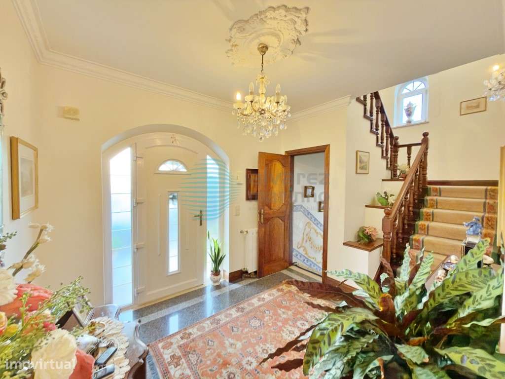 Moradia V5 com terreno com 2075m2, vista de mar-9