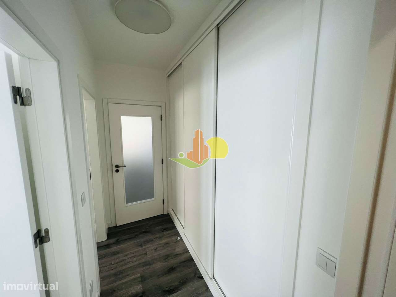 T2 c/ Garagem - Condomínio c/ Piscina-15