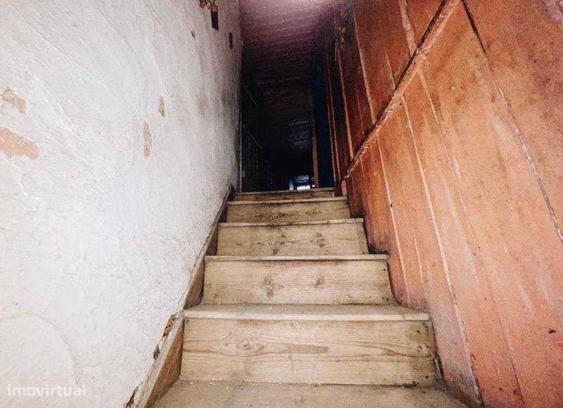 Moradia para recuperar - Unhais da Serra - Grande imagem: 5/12