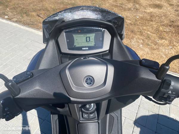 Yamaha NMAX 125 - 6