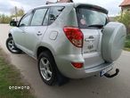 Toyota RAV4 2.0 VVT-i Sol - 8