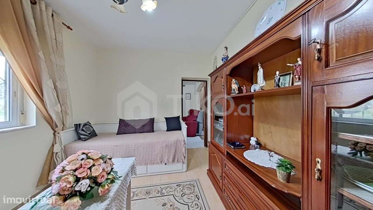 MORADIA  TÉRREA  EM  VALE DE CHÍCHAROS - Grande imagem: 3/25