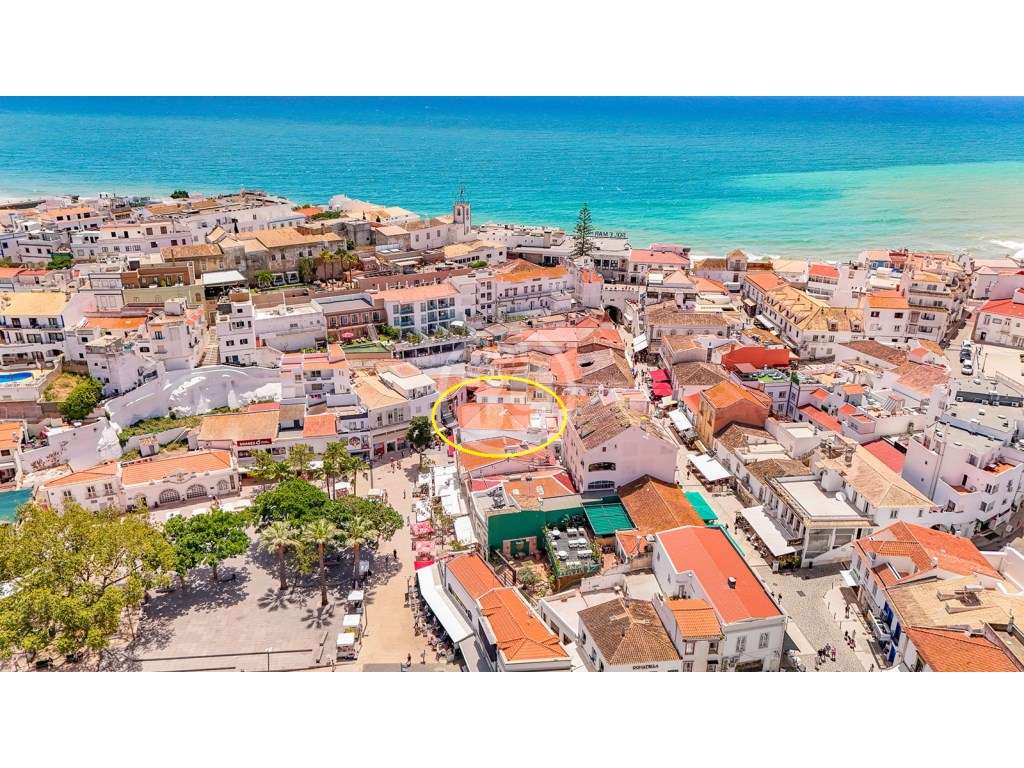 Andar Renovado com 4 Quartos | Zona Histórica a 140 m da Praia | Al...-33
