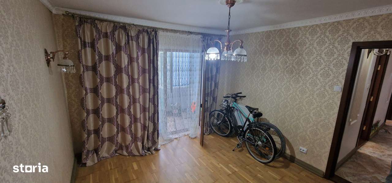 Faleza Nord 3 camere decomandate, etajul 1. - Imagine principală: 3/20