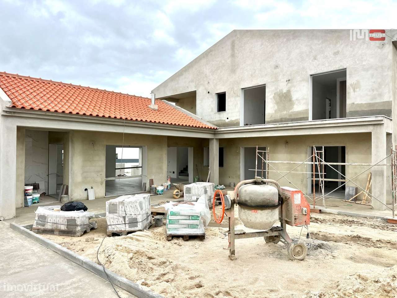 Incrível Moradia T4+1 - Com 612M2 de Terreno-9