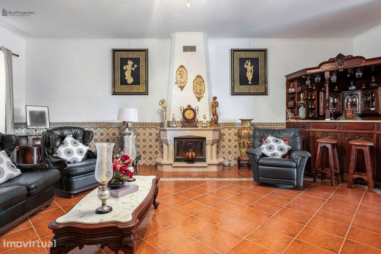 Encanto Algarvio – Moradia Térrea Isolada com Piscina e Jardim-3