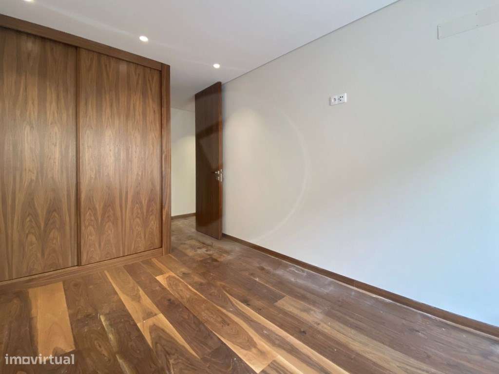 T3 NOVO Junto à Praia da Póvoa de Varzim - Grande imagem: 5/27