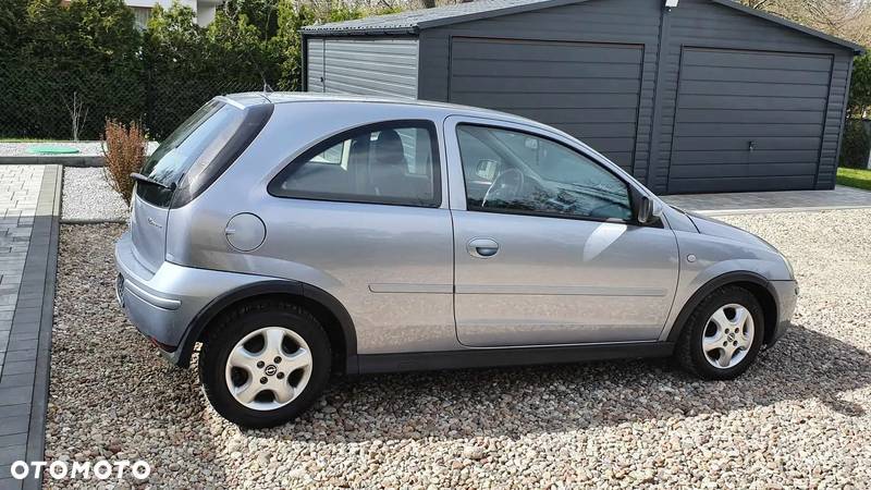 Opel Corsa 1.2 16V Edition - 4