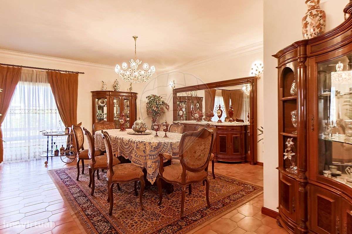 Moradia T5 para venda-25