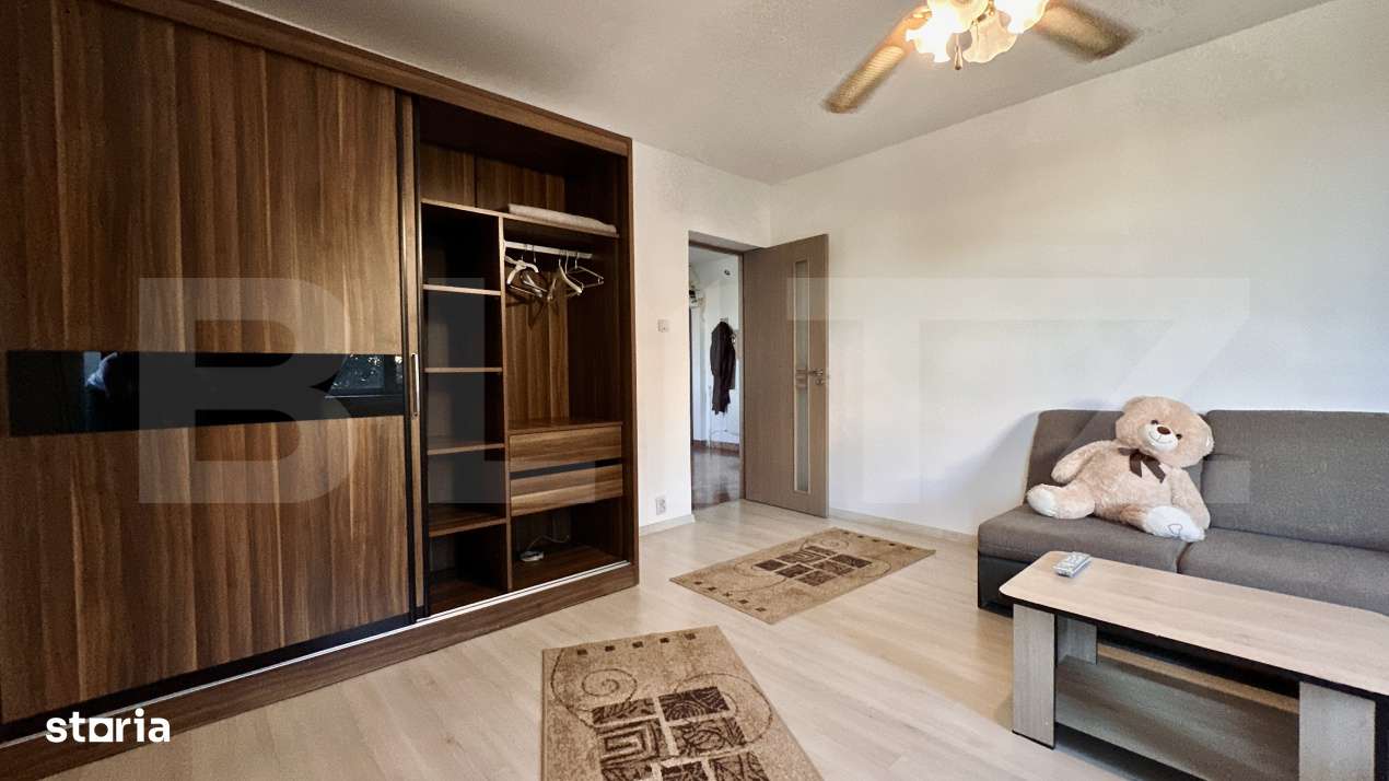 Apartament cu 3 camere, decomandat, etaj 3/4, dubla orientare, Rogeriu - Imagine principală: 3/8