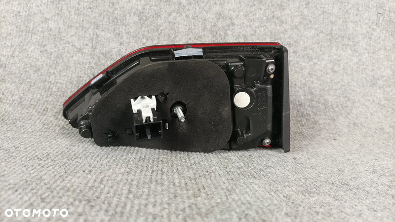 LAMPA TYLNA TYŁ PRAWA NA KLAPE - VW POLO VI LIFT 2G 2G0 21- - 10