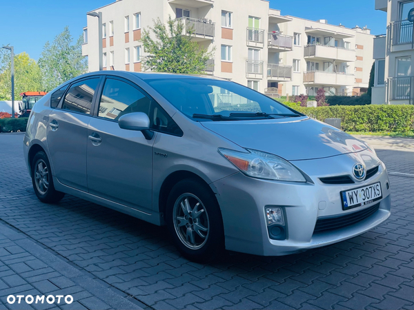 Toyota Prius (Hybrid) Comfort - 2