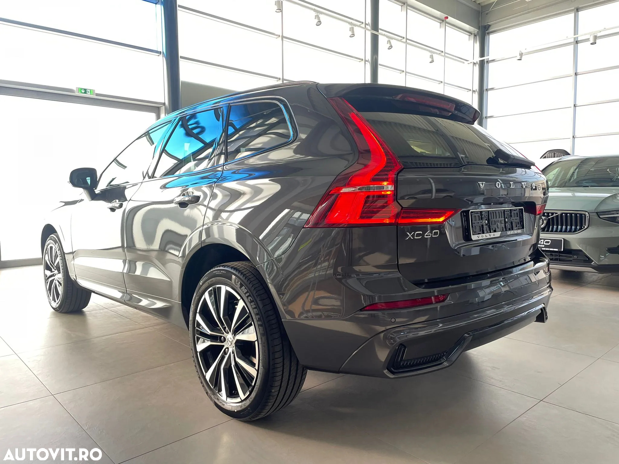 Volvo XC 60 B4 MHEV AT AWD Ultimate Dark - 7