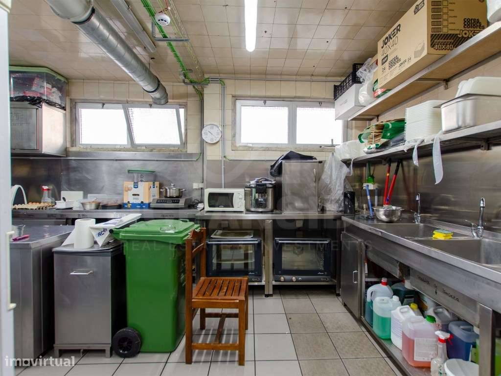 Espaço para Restaurante pronto a funcionar, em Queluz de Baixo-23