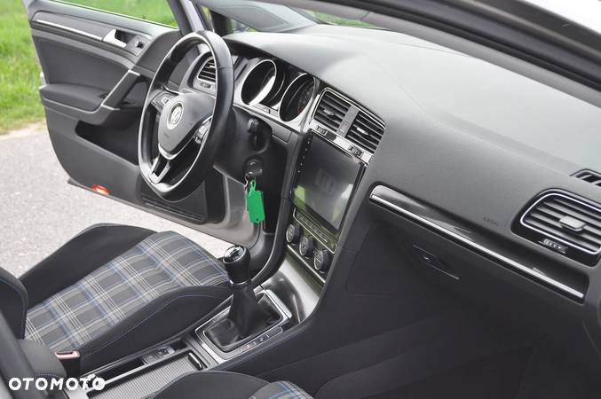 Volkswagen Golf 1.2 TSI BlueMotion Technology Trendline - 21