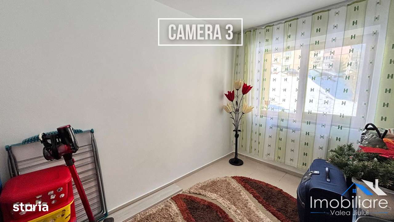 Apartament 3 camere decomandate de vanzare – Petrila, Str. 8 Martie-7