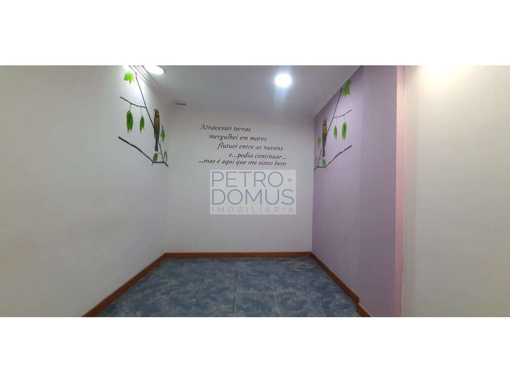 LOJA DE RÉS DO CHÃO PARA COMÉRCIO OU SERVIÇOS COM CAVE - Grande imagem: 4/10