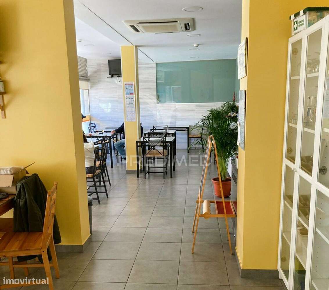 Faro- Restaurante com Esplanada & Take Away em  funcionamento - Grande imagem: 2/9