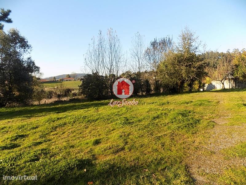 Terreno agrícola com 4.000m2 em Outiz