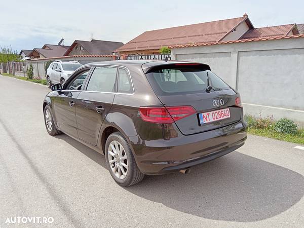 Audi A3 1.6 TDI Sportback - 4