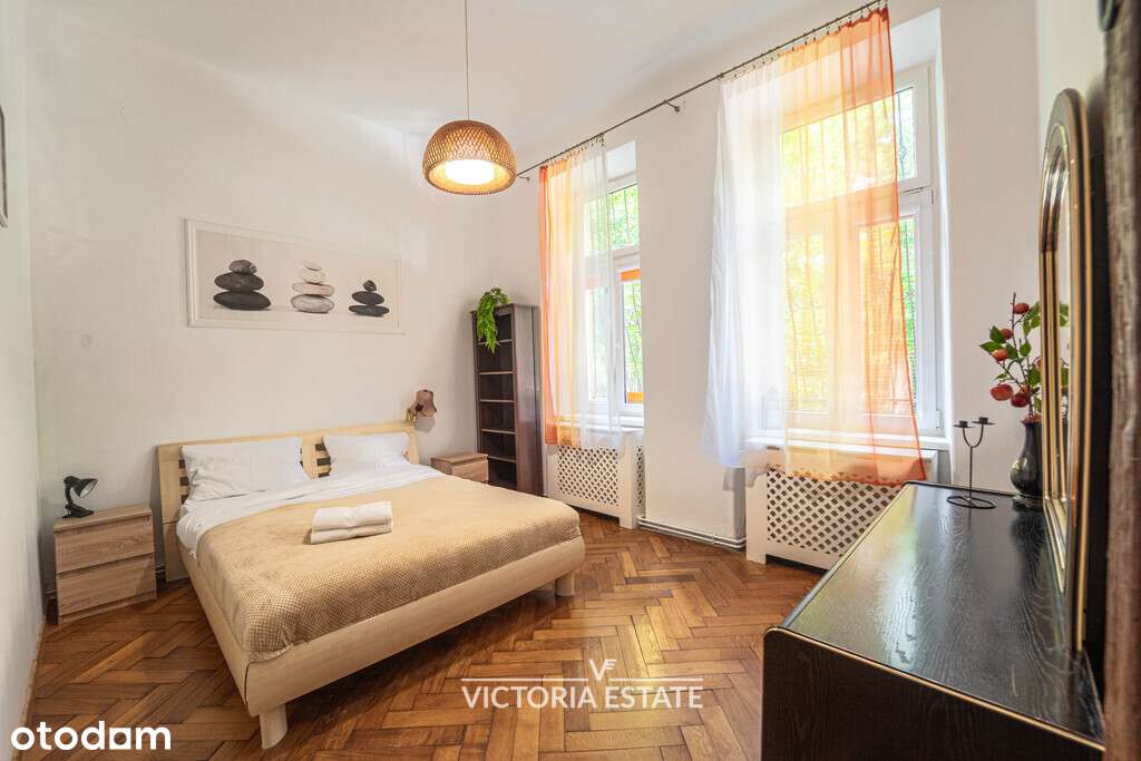 Duży apartament w pięknej kamienicy przy parku-9