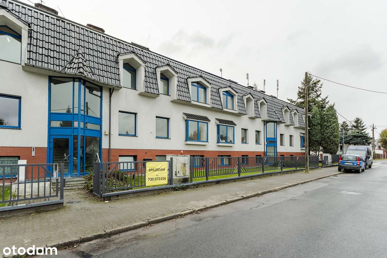 Nowa kawalerka z dużą łazienką, osobną kuchnią i komórką lokatorską-8