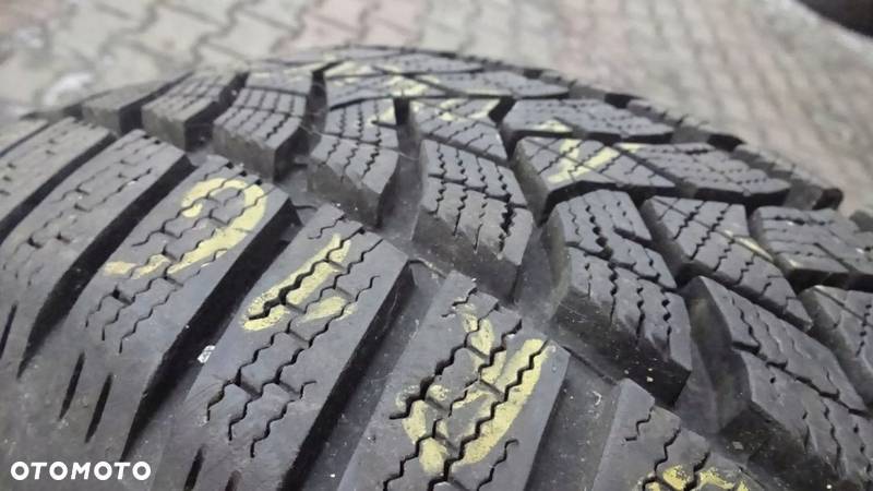 Opona zimowa 215/60R16 Dunlop Winter Sport 5 - 4