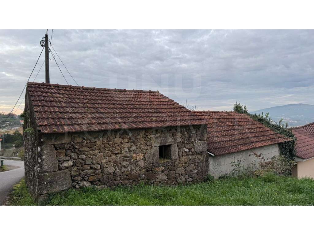 Moradia em ruína em S. Julião, Valença - Grande imagem: 3/15