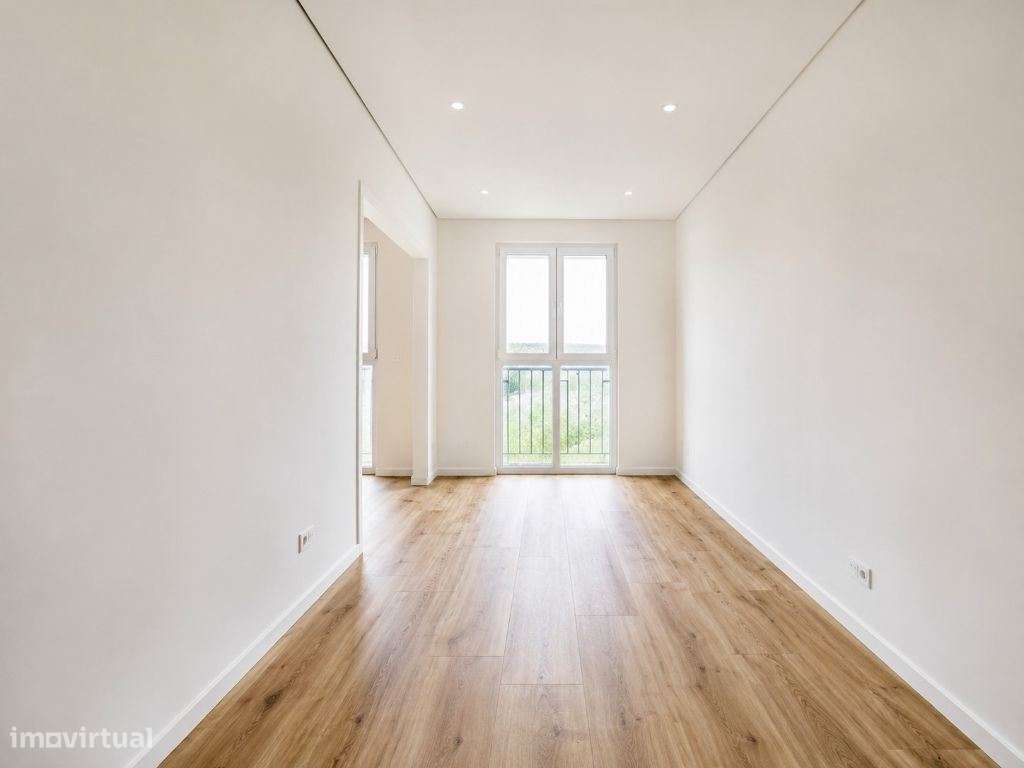 Apartamento T3 totalmente remodelado, a estrear, no Vale da Amoreir...-3