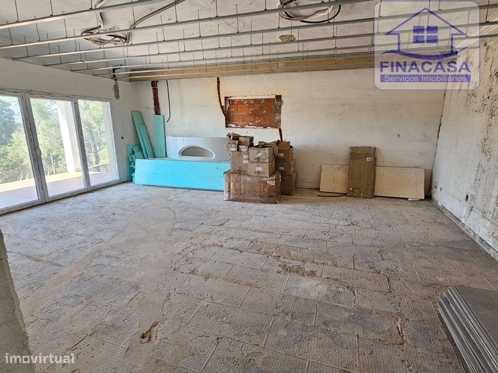 Moradia Isolada em fase de renovação/ remodelação com piscina e jar...-55