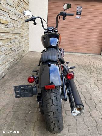 Harley-Davidson Softail Street Bob - 4