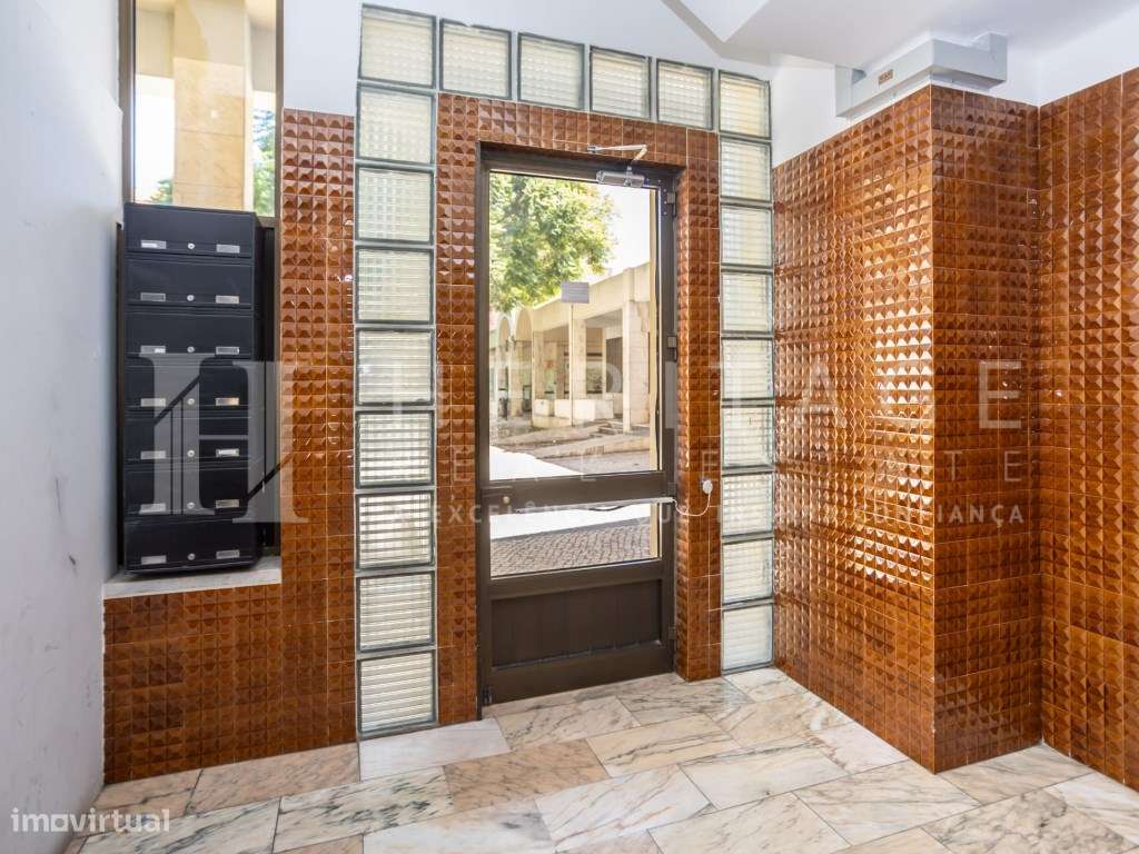 Apartamento T3 Remodelado com Suíte Baixa da Banheira-31