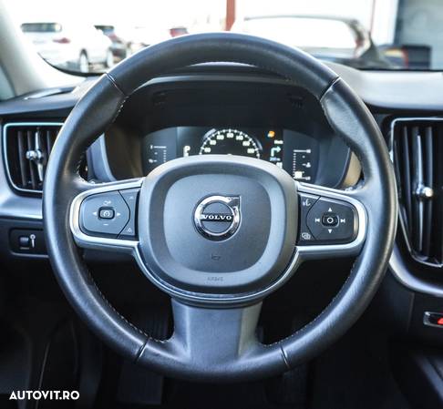 Volvo XC 60 D4 Momentum Pro - 19