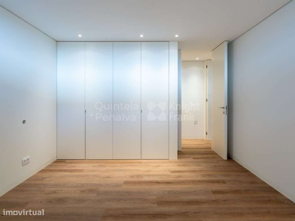 Moradia T7 com jardim e piscina na Verdizela-29